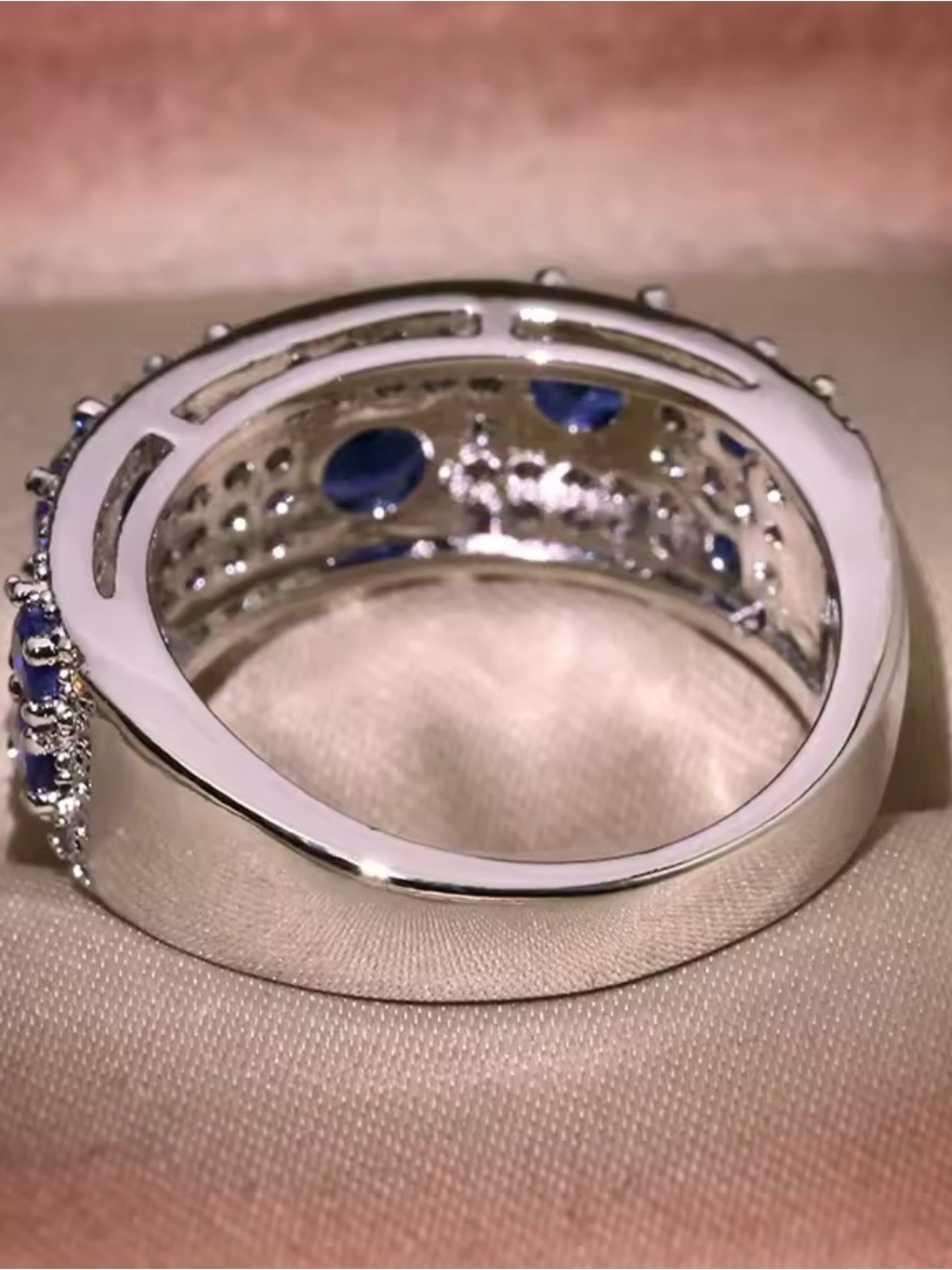 Sterling Silver Lab Blue Sapphire & White Sapphire Pavé Band Size 8 - Picture 3 of 4